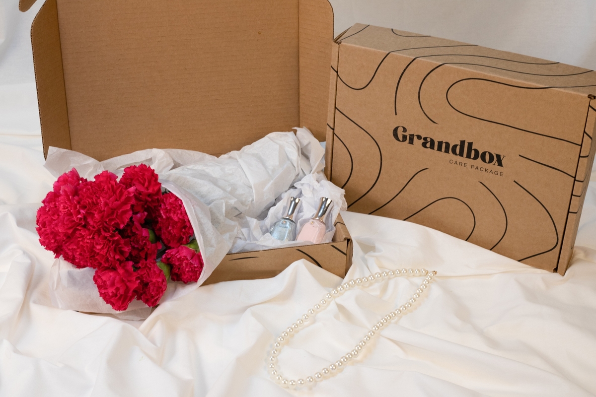 Grandbox Valentine Gift Box
